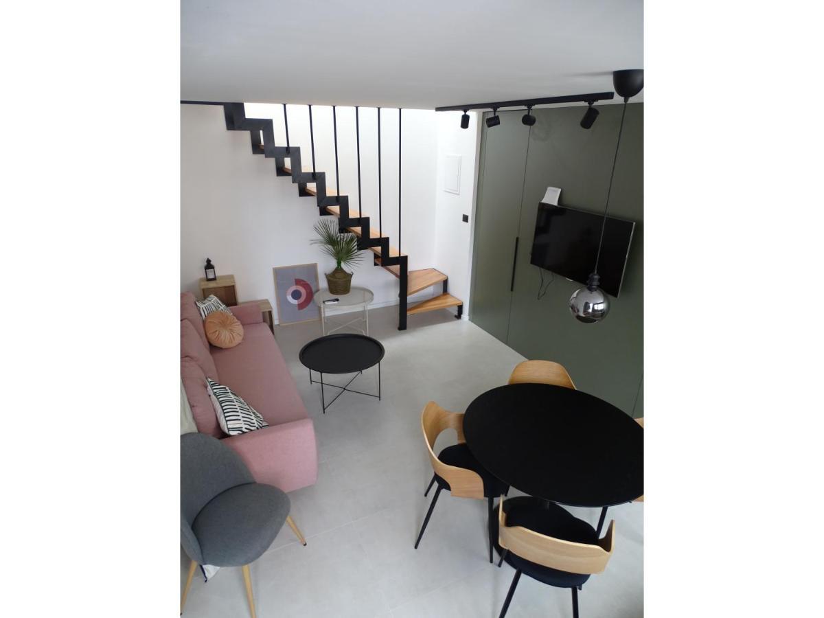 Modernes Kleines Haus Mit Terrasse Villa Split Exteriör bild