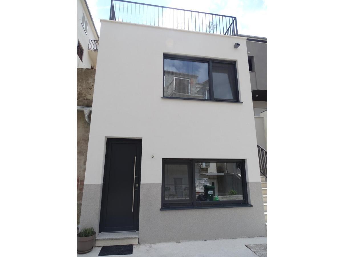 Modernes Kleines Haus Mit Terrasse Villa Split Exteriör bild