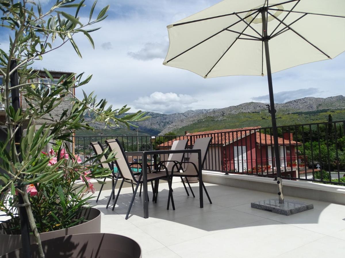 Modernes Kleines Haus Mit Terrasse Villa Split Exteriör bild